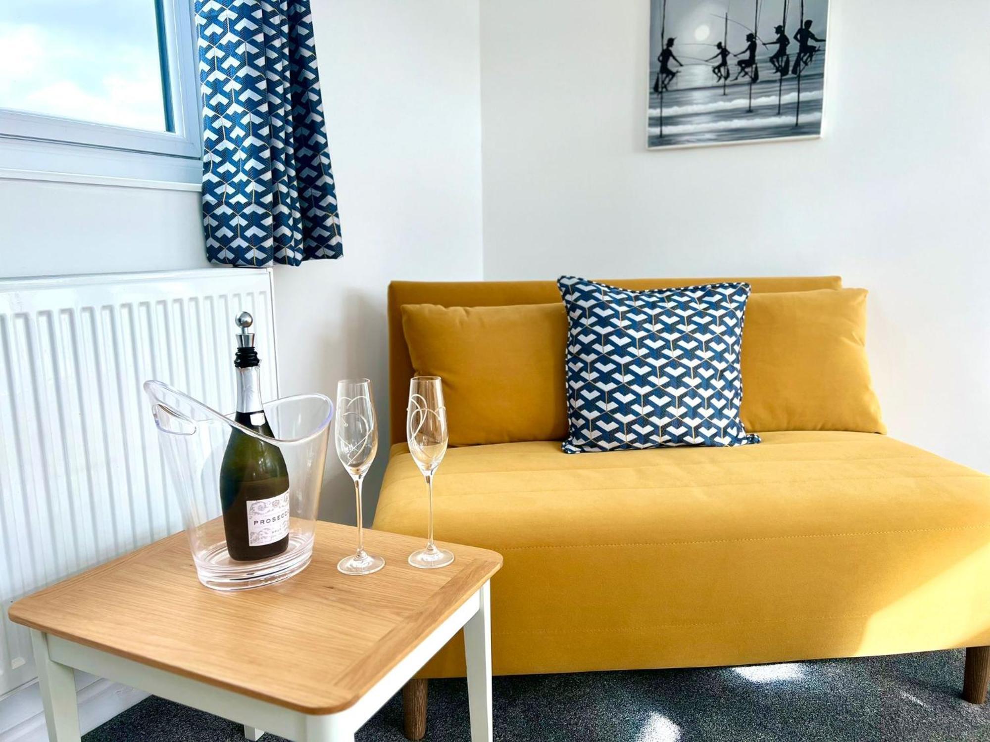 ברטון און סי Seascape - Stylish Modern Apartment מראה חיצוני תמונה